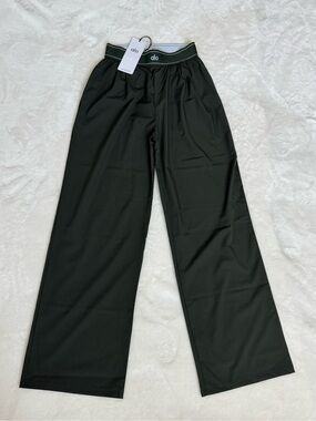 ALO Yoga Men's Black Wide-Leg Logo Waist Sweatpants